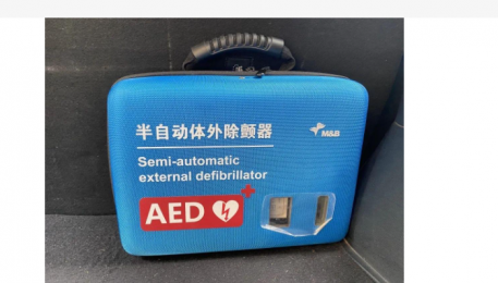 AED與傳統(tǒng)除顫儀的區(qū)別？朗逸醫(yī)療器械百科