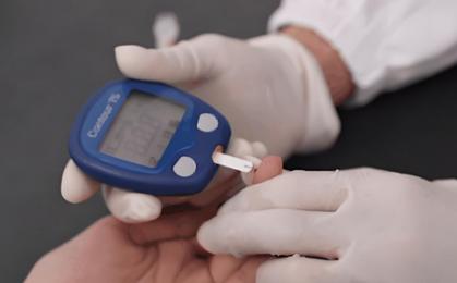 動(dòng)態(tài)血糖儀多少錢(qián)一臺(tái)？2025年選購(gòu)避坑指南